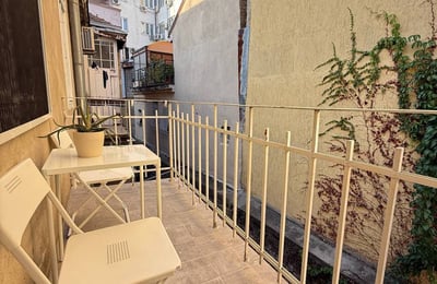 Miete einer hellen 3-Zimmer-Wohnung im Retro-Stil, 80 m², Altstadt, Belgrad, Serbien